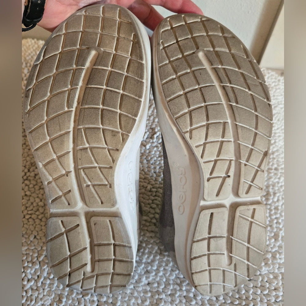 Oofos Womens Canvas Slip On Sneakers Sz 10 - Picture 9 of 11